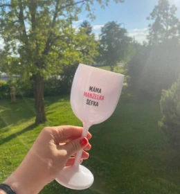 Nerozbitná sklenice na víno - Máma, manželka, šéfka