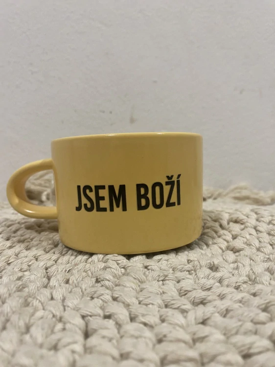 Keramický hrnek 200ml žlutý - Jsem boží!