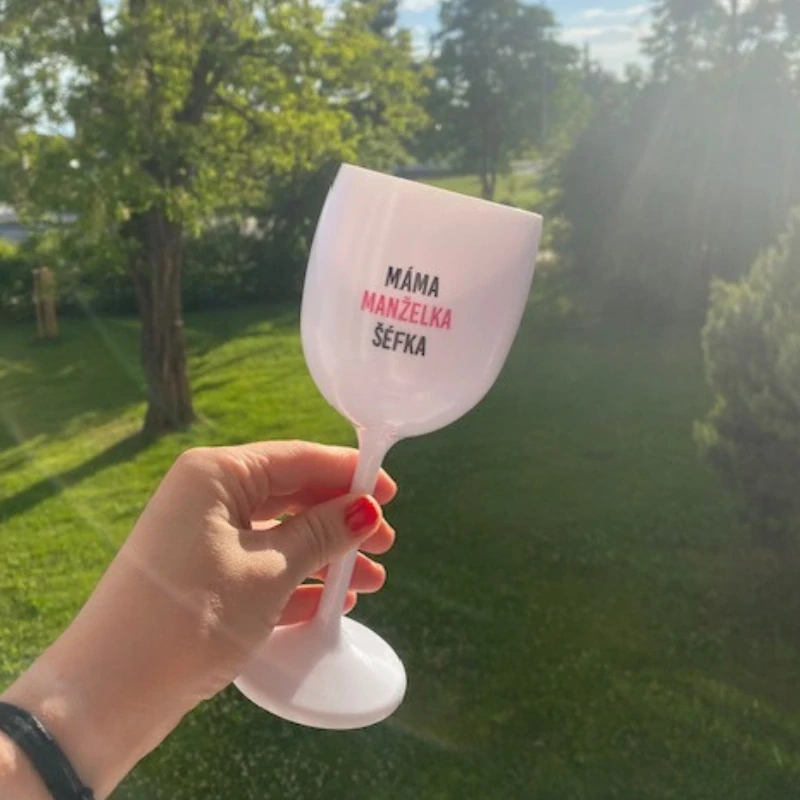 Nerozbitná sklenice na víno - Máma, manželka, šéfka